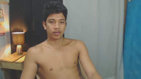 Snapshot of sweet_guyxx chatting on 01-05-25, 04:38 sweet_guyxx online show from 01-05-25, 04:38