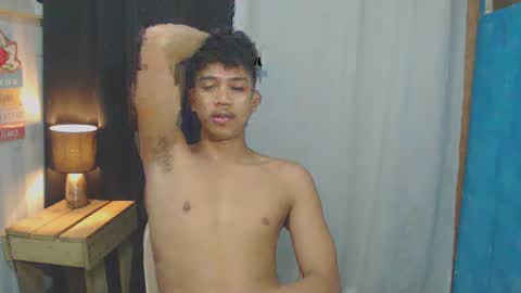 Snapshot of sweet_guyxx chatting on 01-21-25, 04:05 sweet_guyxx online show from 01-21-25, 04:05