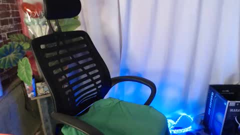 Snapshot of sweet_hanna22 chatting on 03-17-26, 09:18 hanna mae online show from 03-17-26, 09:18