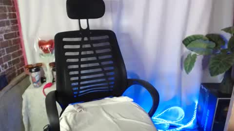 Snapshot of sweet_hanna22 chatting on 03-20-26, 10:03 hanna mae online show from 03-20-26, 10:03