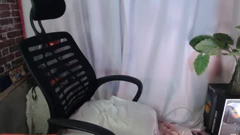 Snapshot of sweet_hanna22 chatting on 03-22-26, 11:08 hanna mae online show from 03-22-26, 11:08