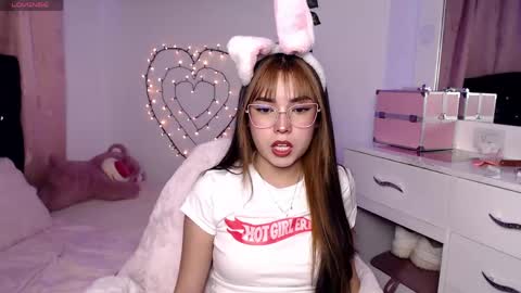 Snapshot of sweet_hannaah chatting on 06-03-26, 02:36 Hannah online show from 06-03-26, 02:36