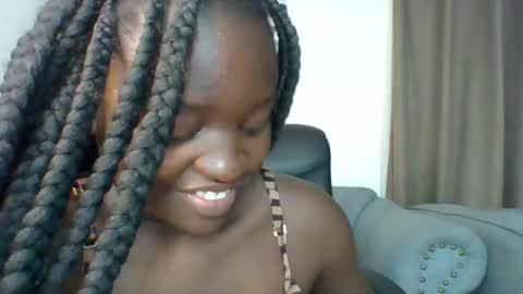 Snapshot of sweet_jenica chatting on 01-02-25, 07:33 ESTHER NEEMA online show from 01-02-25, 07:33