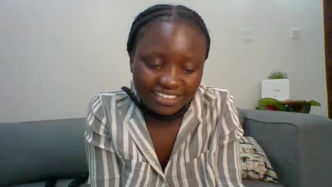Snapshot of sweet_jenica chatting on 02-20-25, 08:06 ESTHER NEEMA online show from 02-20-25, 08:06