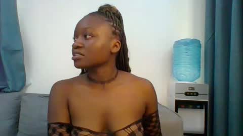 Snapshot of sweet_jenica chatting on 09-14-25, 04:33 ESTHER NEEMA online show from 09-14-25, 04:33