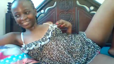 sweet_jovial online show from 11-11-25, 08:03