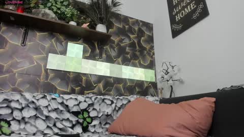 Alesy online show from 12-17-24, 11:06