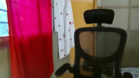 Snapshot of sweet_ky chatting on 04-18-26, 05:33 sweet_ky online show from 04-18-26, 05:33
