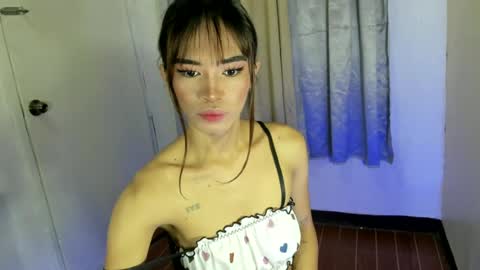 Snapshot of sweet_kyliexx chatting on 06-15-26, 05:20 sweet_kyliexx online show from 06-15-26, 05:20