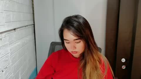 Snapshot of sweet_laika chatting on 12-16-24, 04:23 LAIKA online show from 12-16-24, 04:23