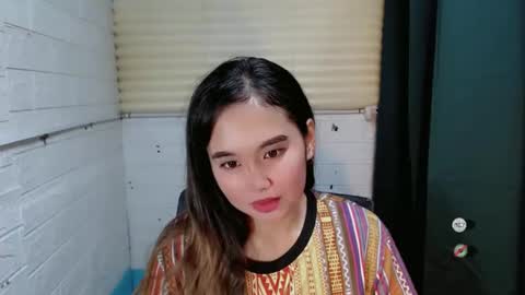 Snapshot of sweet_laika chatting on 01-05-25, 02:17 LAIKA online show from 01-05-25, 02:17