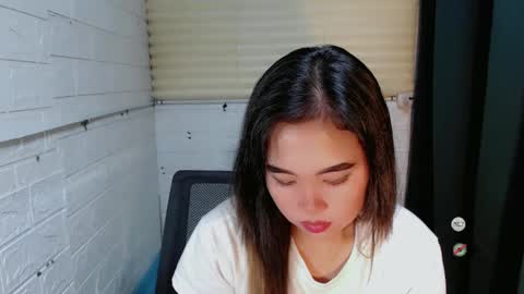 Snapshot of sweet_laika chatting on 01-18-25, 06:24 LAIKA online show from 01-18-25, 06:24