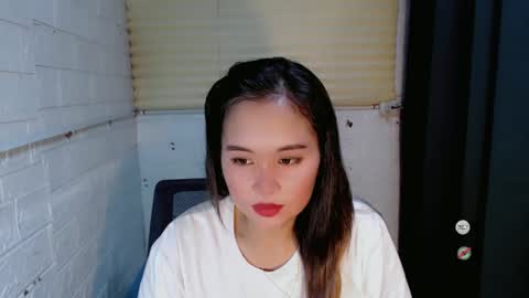 Snapshot of sweet_laika chatting on 02-03-25, 03:31 LAIKA online show from 02-03-25, 03:31