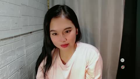 Snapshot of sweet_laika chatting on 02-15-25, 09:37 LAIKA online show from 02-15-25, 09:37