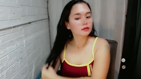 Snapshot of sweet_laika chatting on 02-17-25, 04:09 LAIKA online show from 02-17-25, 04:09