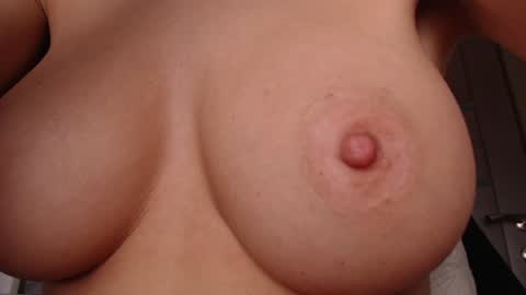 Snapshot of sweet_lil_thing chatting on 11-11-25, 07:41 Jen online show from 11-11-25, 07:41