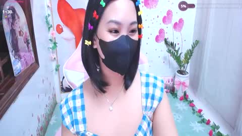 Snapshot of sweet_lily0 chatting on 09-18-25, 05:48 Lily online show from 09-18-25, 05:48