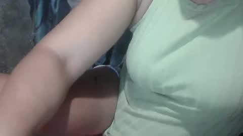 Snapshot of sweet_lily0613 chatting on 02-03-25, 03:17 sweet_lily0613 online show from 02-03-25, 03:17