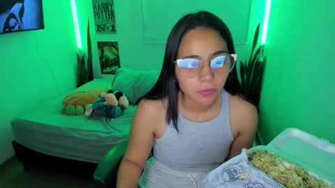 Lina online show from 03-22-26, 12:47