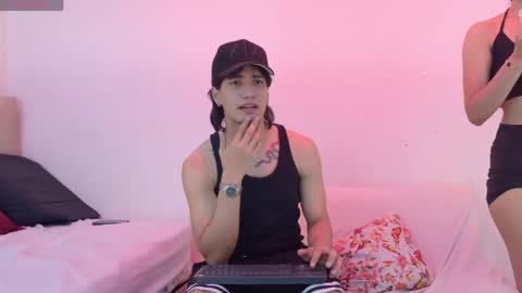 Mia online show from 05-04-26, 12:34