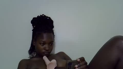 Snapshot of sweet_lunaz chatting on 10-18-25, 09:26 sweet_lunaz online show from 10-18-25, 09:26