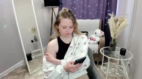 Mikki online show from 03-27-26, 10:26