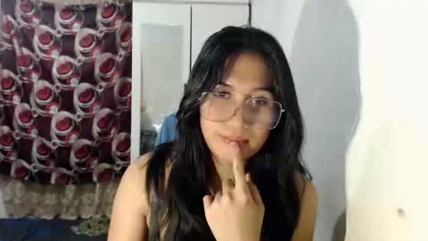 Snapshot of sweet_mariexxo chatting on 02-20-26, 01:35 Marie online show from 02-20-26, 01:35