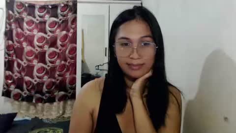 Snapshot of sweet_mariexxo chatting on 02-27-26, 02:00 Marie online show from 02-27-26, 02:00