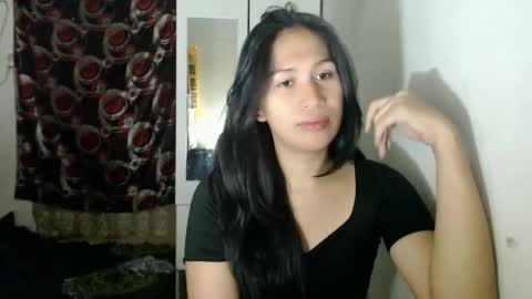 Snapshot of sweet_mariexxo chatting on 03-23-26, 09:30 Marie online show from 03-23-26, 09:30