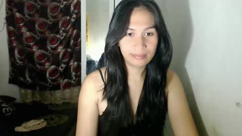 Snapshot of sweet_mariexxo chatting on 03-25-26, 09:43 Marie online show from 03-25-26, 09:43