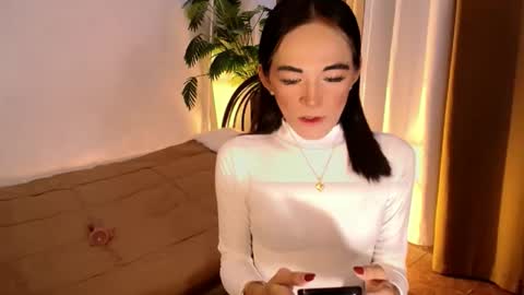 Snapshot of sweet_marry143 chatting on 05-18-26, 12:40 marry online show from 05-18-26, 12:40