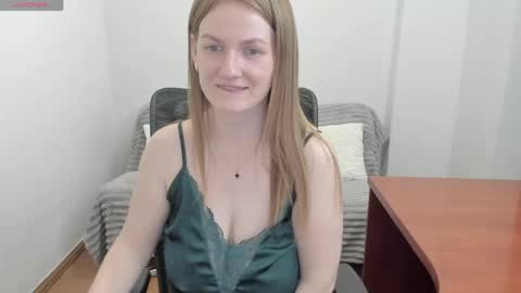 Mila online show from 05-05-26, 06:16
