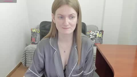 Mila online show from 05-13-26, 04:37