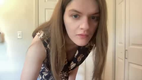 Snapshot of sweet_meow_madness chatting on 06-01-26, 05:47 Sweet May online show from 06-01-26, 05:47