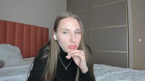 Sofi online show from 12-31-24, 01:19