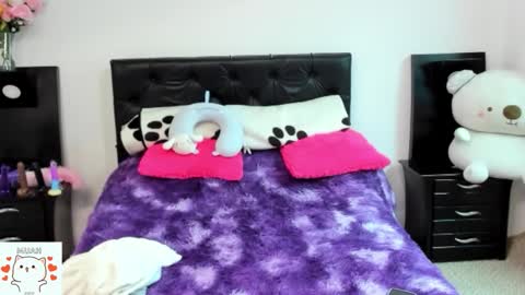 Nhaomy online show from 10-20-25, 07:36