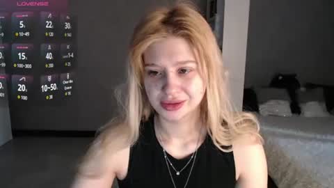 sweet_nicole_333 online show from 10-16-25, 06:36