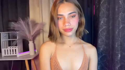 sweet_nikki03 online show from 10-12-25, 05:23