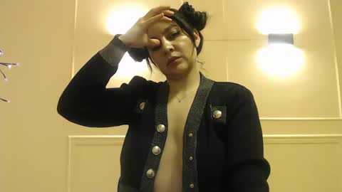 My name is Catalina. Please say hello I like to chat with you. If you have requests please use tip online show from 02-19-25, 05:27