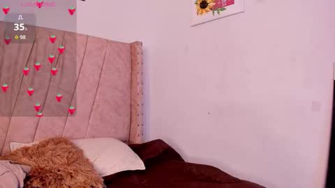 Snapshot of sweet_p_ chatting on 03-04-26, 03:40 Cristina online show from 03-04-26, 03:40