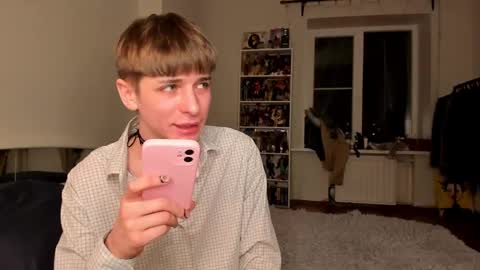 kira online show from 01-26-25, 07:41