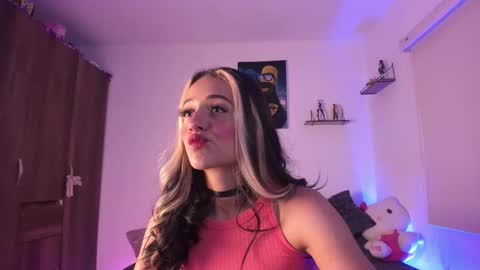 Snapshot of sweet_penny_ chatting on 09-24-25, 11:41 Penny online show from 09-24-25, 11:41