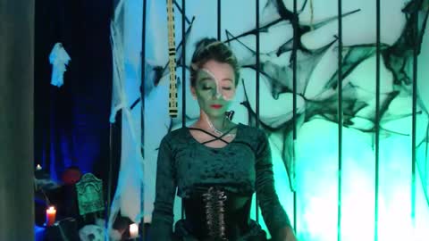 Snapshot of sweet_penny_ chatting on 11-01-25, 12:01 Penny online show from 11-01-25, 12:01