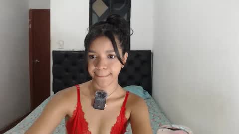Snapshot of sweet_petite15 chatting on 05-04-26, 12:12 petite sweet online show from 05-04-26, 12:12