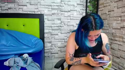 Snapshot of sweet_poison30 chatting on 02-19-25, 11:14 LAUREN online show from 02-19-25, 11:14