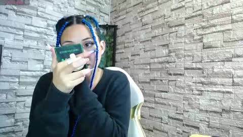 Snapshot of sweet_poison30 chatting on 03-07-25, 08:33 LAUREN online show from 03-07-25, 08:33