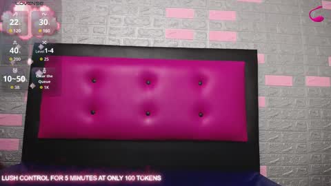 Snapshot of sweet_poison30 chatting on 09-12-25, 08:31 LAUREN online show from 09-12-25, 08:31