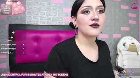 Snapshot of sweet_poison30 chatting on 09-15-25, 08:53 LAUREN online show from 09-15-25, 08:53