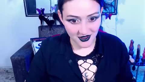 Snapshot of sweet_poison_666 chatting on 04-09-26, 11:32 sweet_poison_666 online show from 04-09-26, 11:32