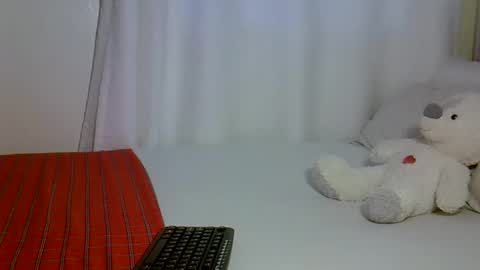Ari online show from 10-21-25, 08:04